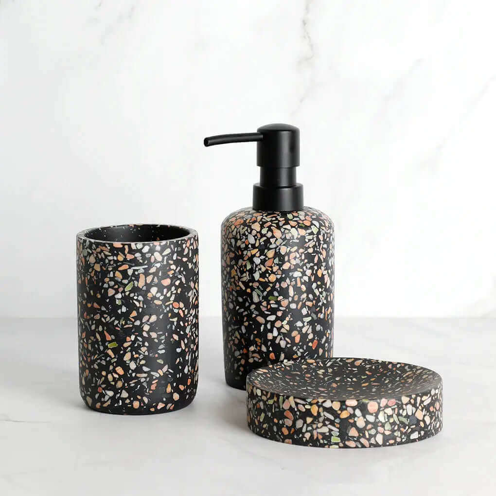 Accessoires de salle de bain en terrazzo noir