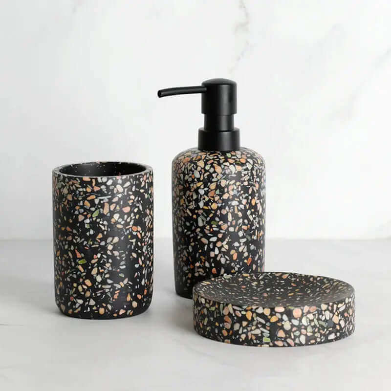 Accessoires de salle de bain en terrazzo noir