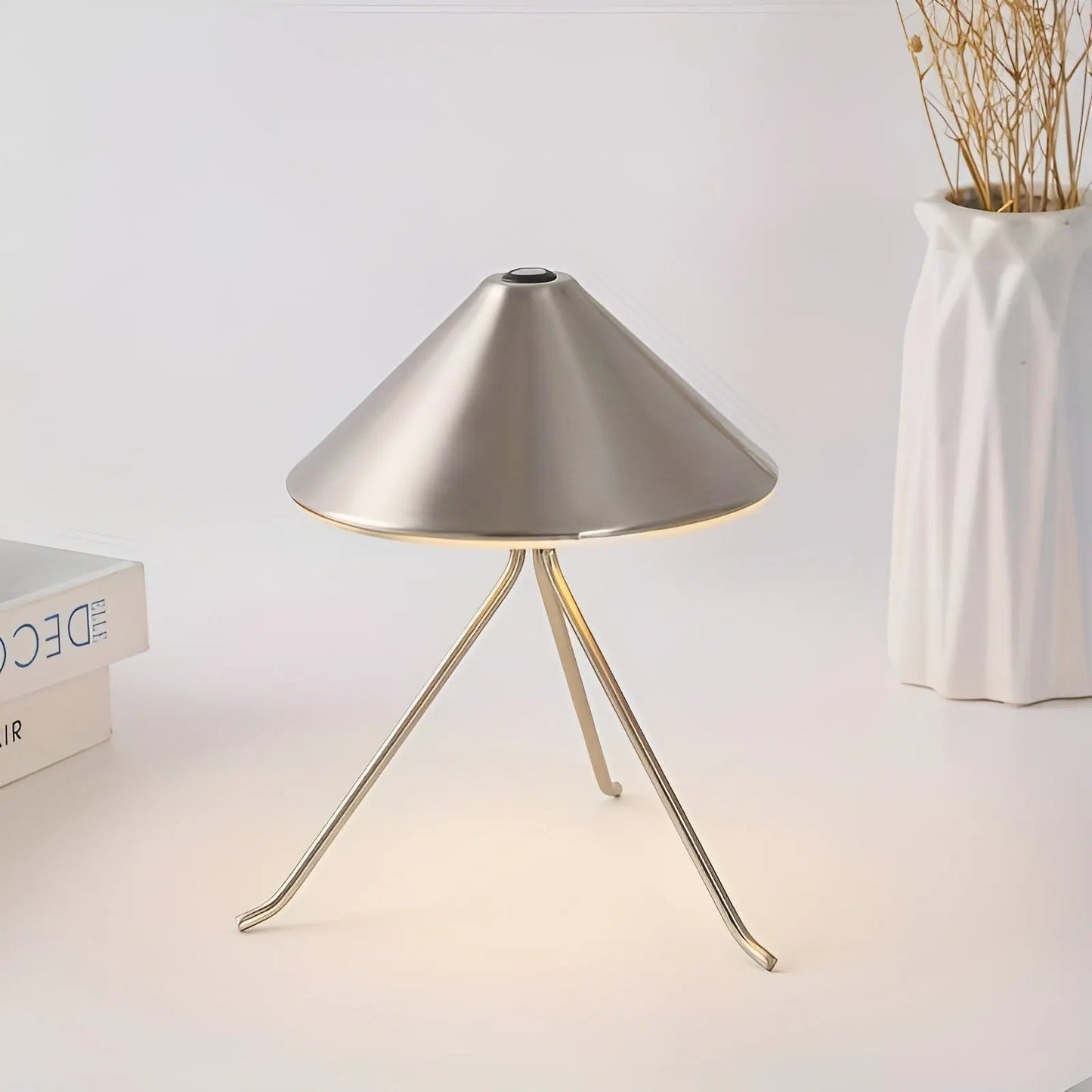 Éléganza Luxe Lampe de Table – Éclairage LED Rechargeable USB avec Design Chic en Noir, Or et Argent