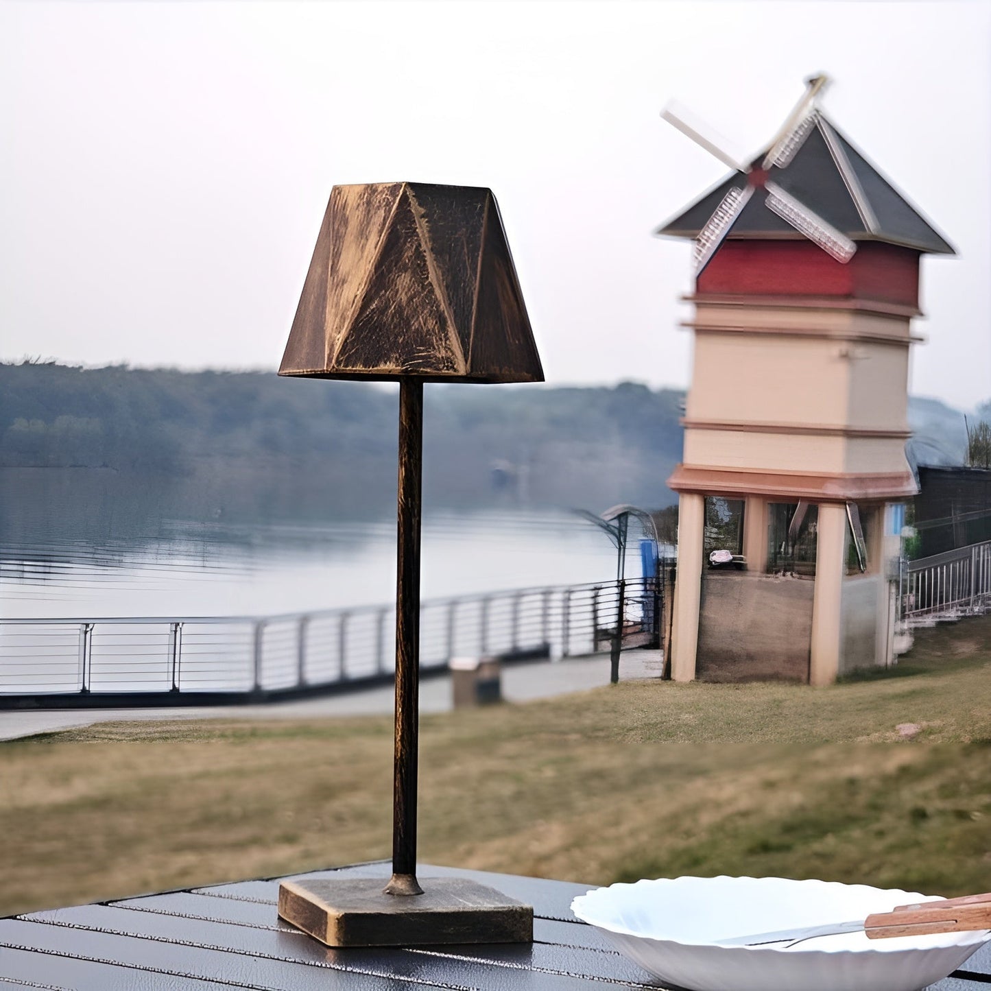 Lampe de table rétro élégante à LED - Sans fil et rechargeable
