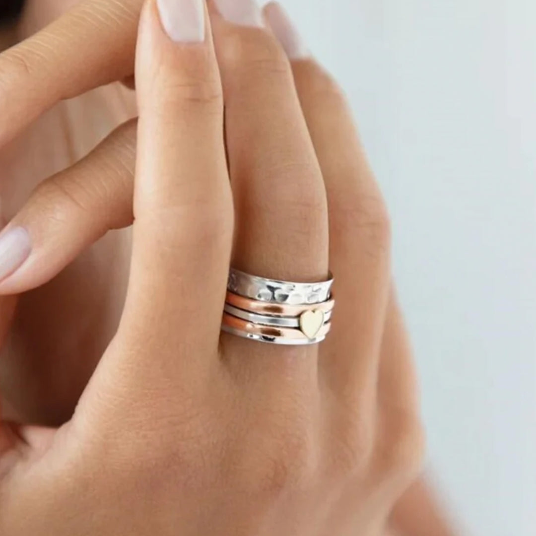 Amara Heart Spin Ring - Une touche d'élégance