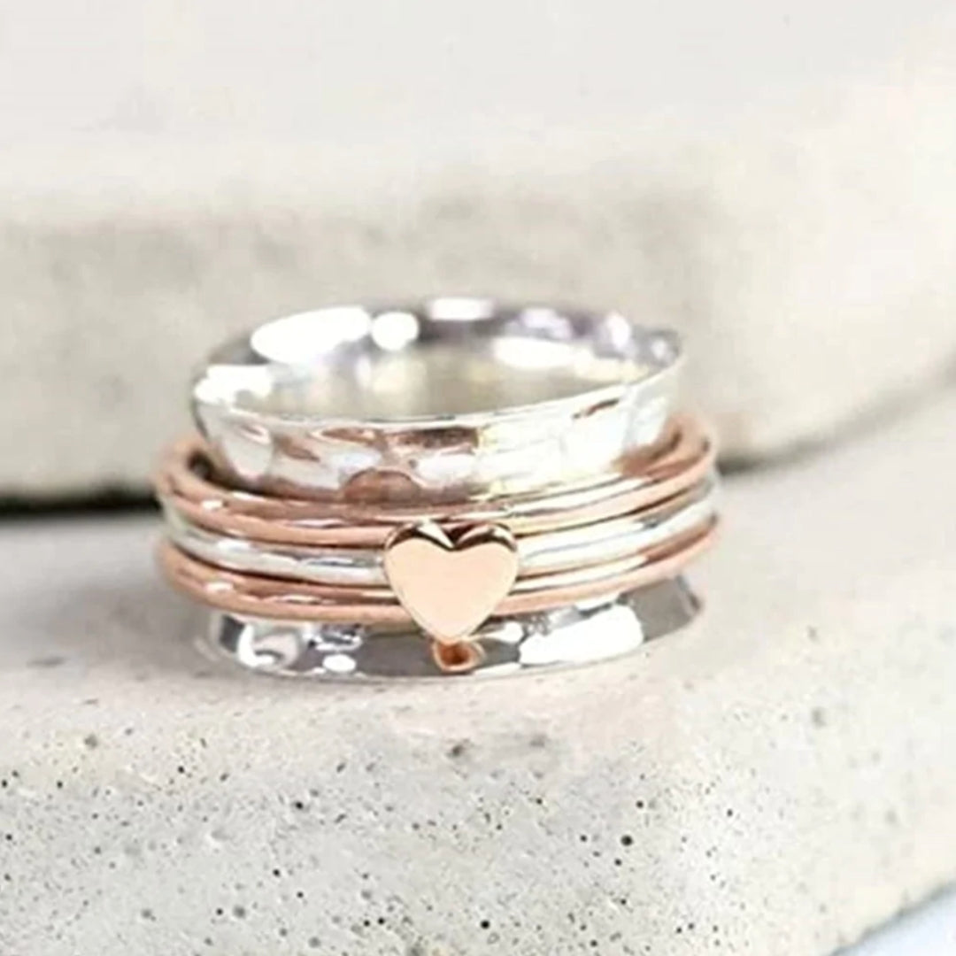 Amara Heart Spin Ring - Une touche d'élégance