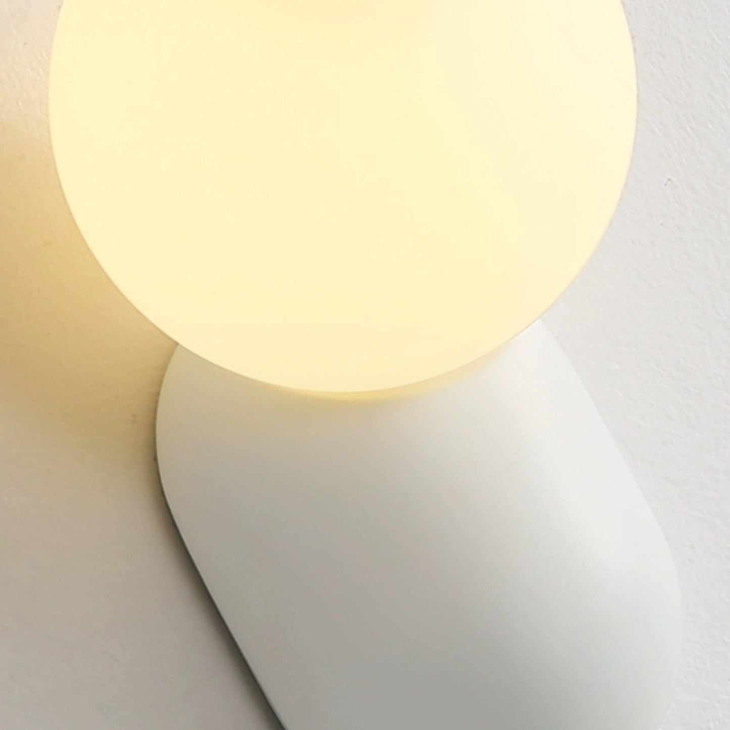ChicGlow Lampe Murale en Résine – Élégance et Économie d'Énergie en Un