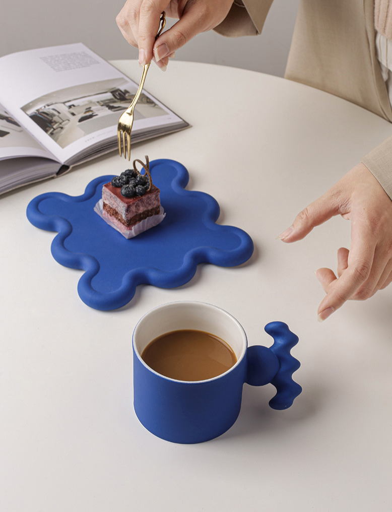 Cupido - Ensemble de Tasse et Soucoupe en Porcelaine Fait Main