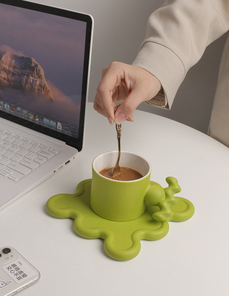 Cupido - Ensemble de Tasse et Soucoupe en Porcelaine Fait Main
