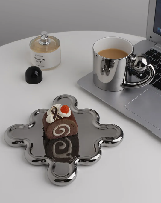 Marcia Cup Set – Ensemble de tasse et assiette en porcelaine élégante