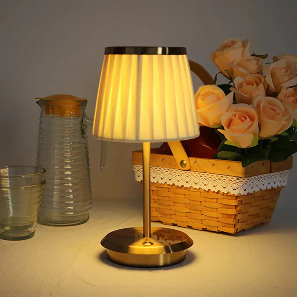 LumiSérénité – Lampe intemporelle élégante