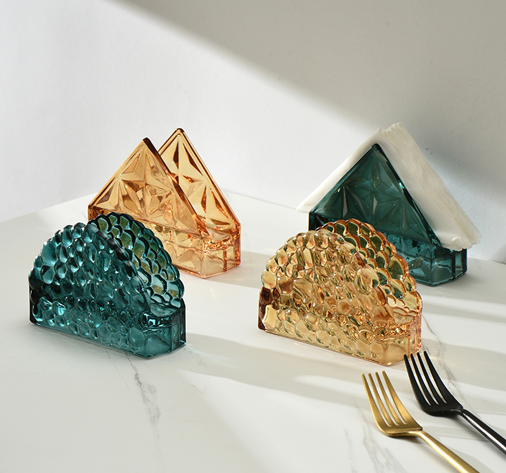 Porte-serviettes en verre avec des joyaux de couronne