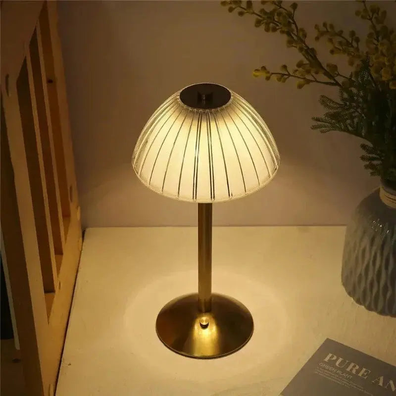 RadianceCrystal - Élégante lampe de table en cristal
