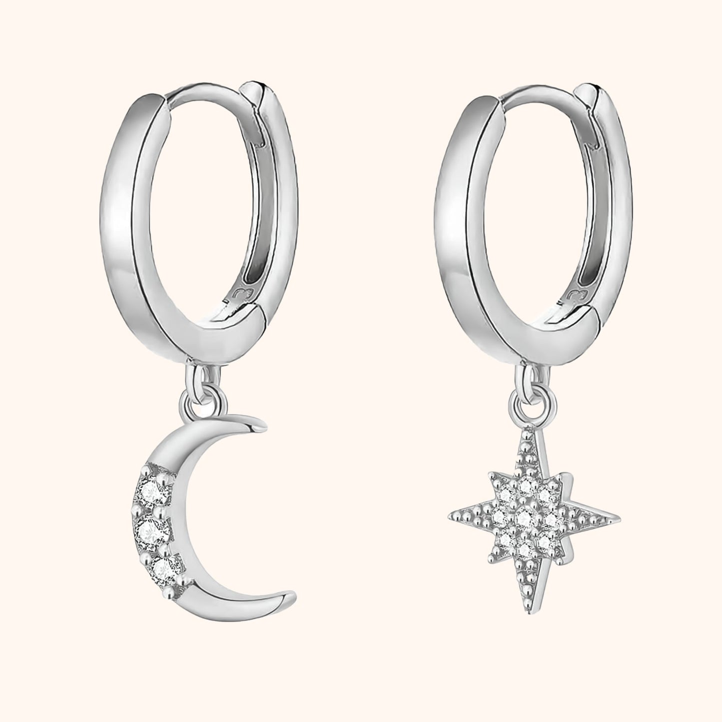 Boucles d'oreilles en forme de lune et d'étoiles envoûtantes - Cosmica
