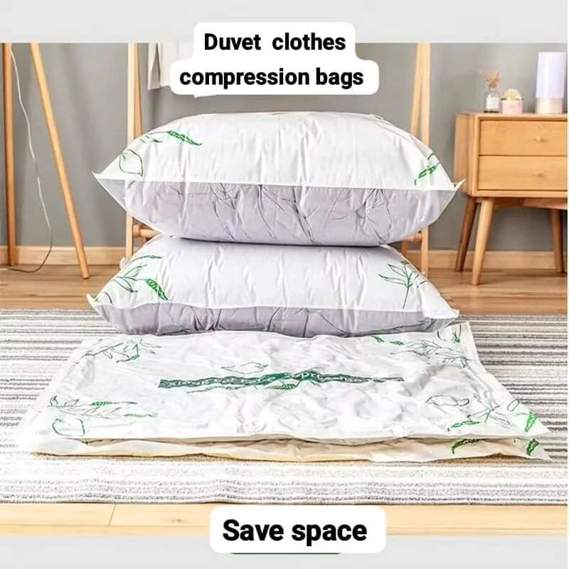 Set de 10 sacs de compression pour vêtements de couette plus pompe électrique