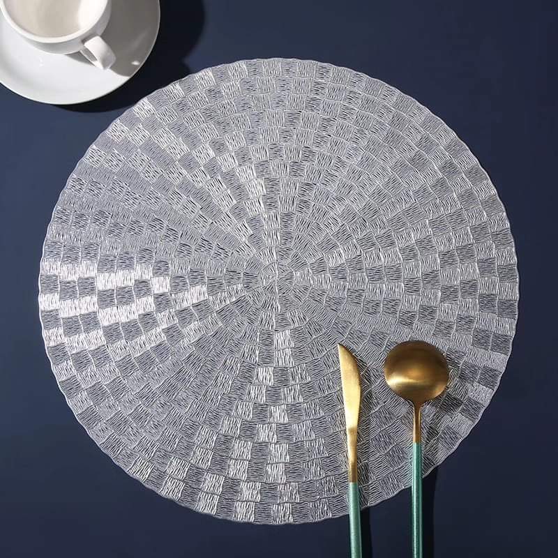 Set de 6 sets de table en PVC.
