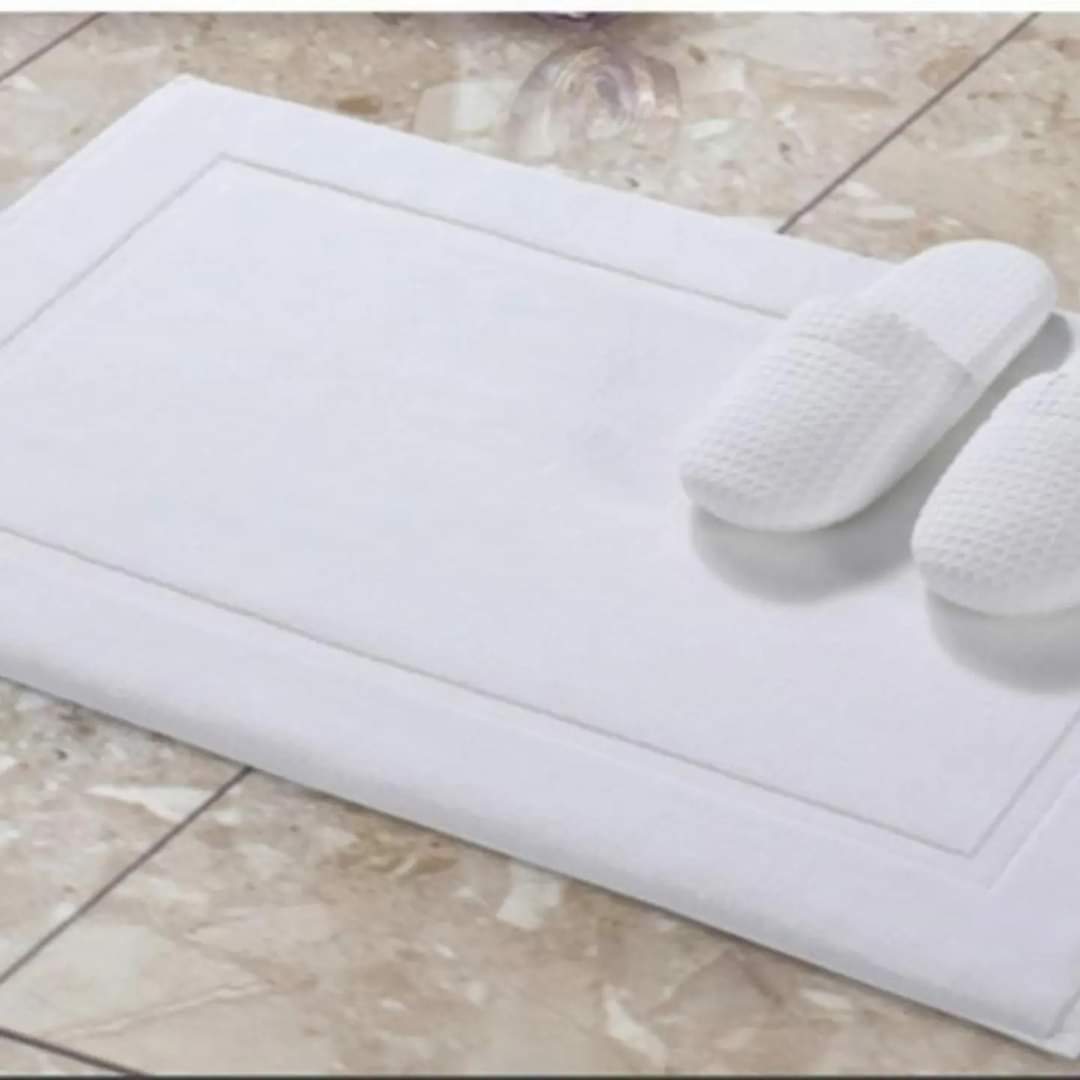 Tapis de salle de bain en coton blanc
