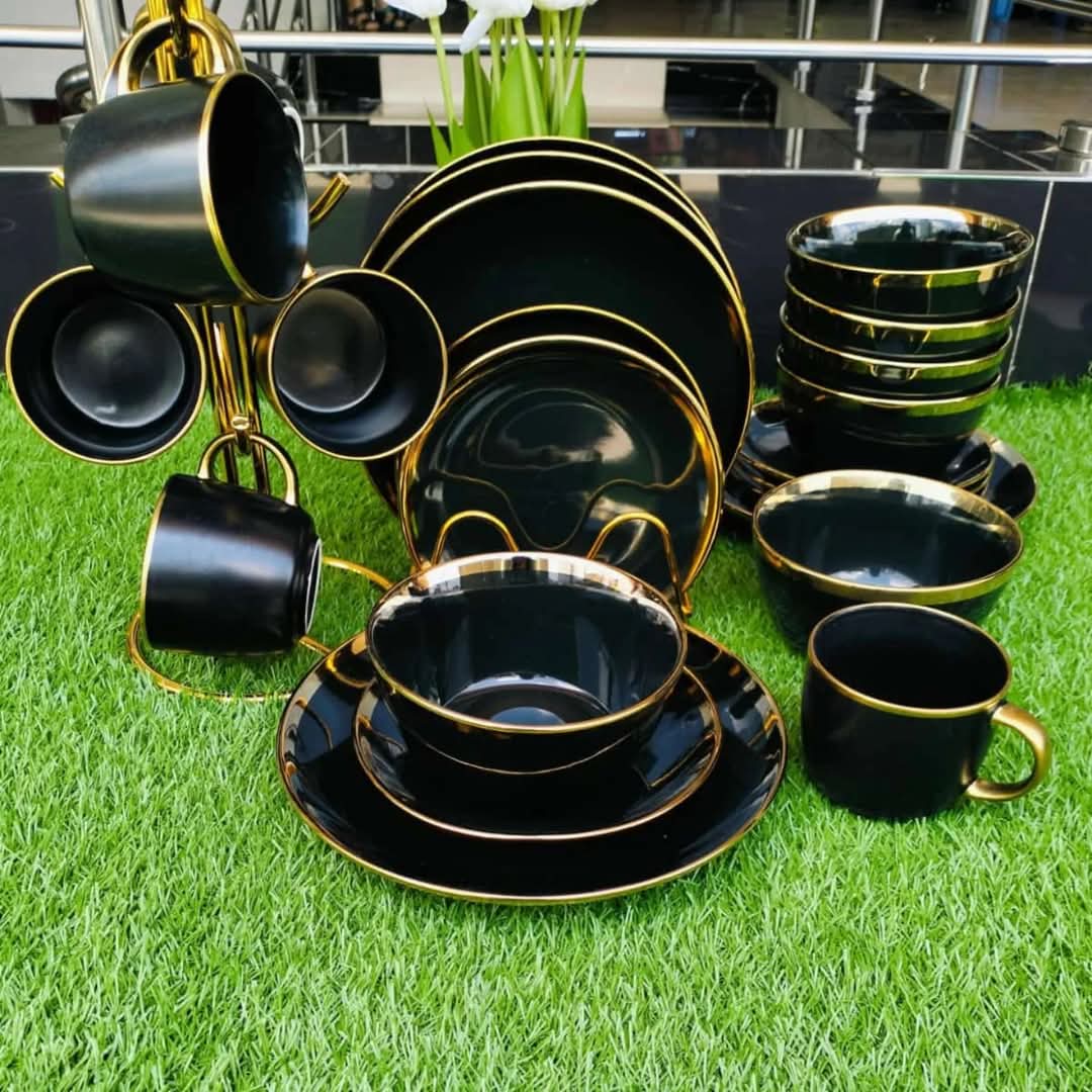 ensemble de dîner noir 24 pièces avec bord doré
