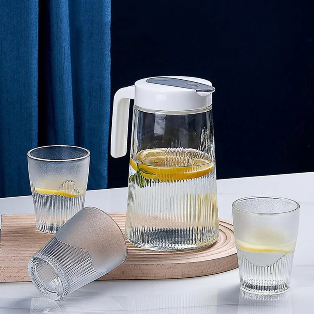 4 verres et pichet ensemble