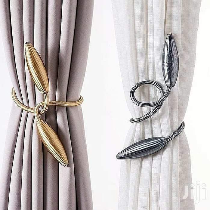 Attaches de rideau/ support