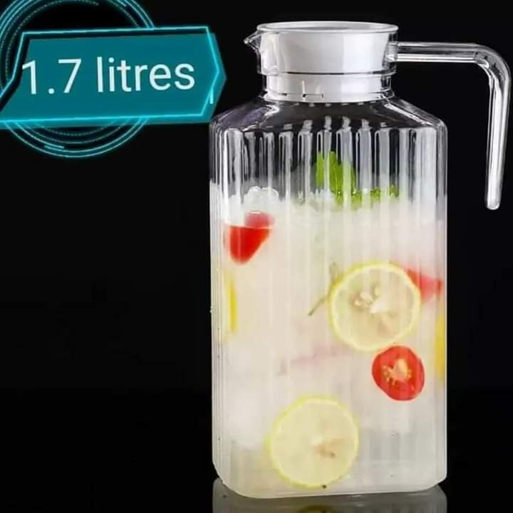Carafes à jus en verre