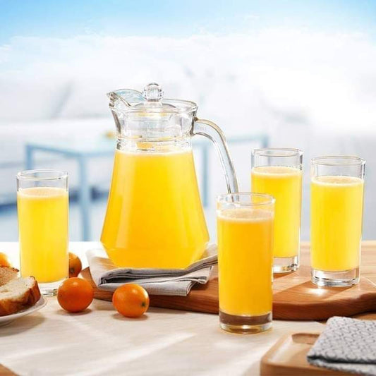 Ensemble de verres à eau et de carafe