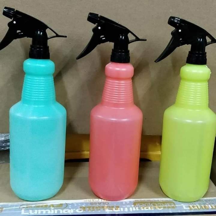 Bouteilles de spray de nettoyage