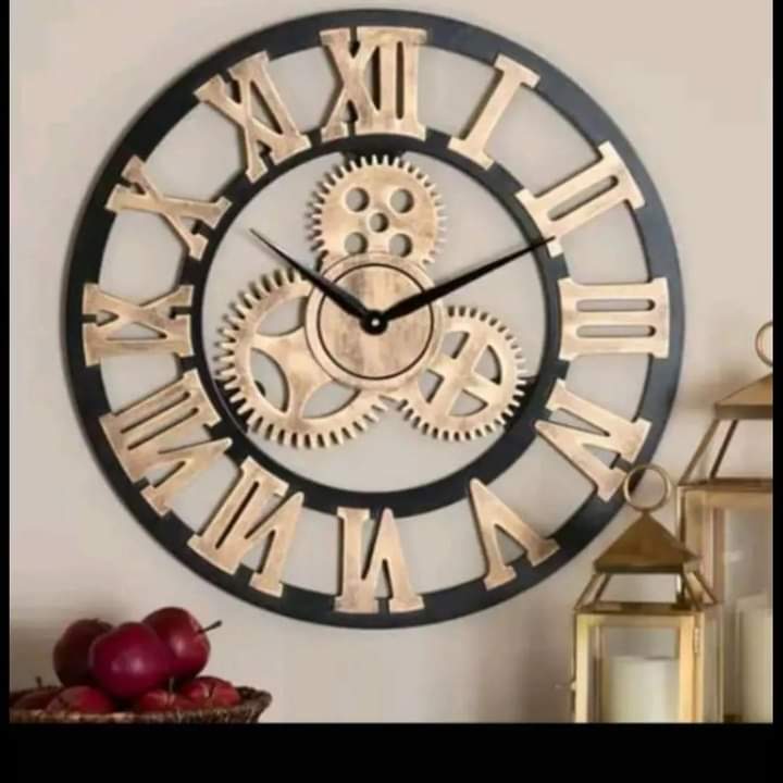 Horloge murale romaine
