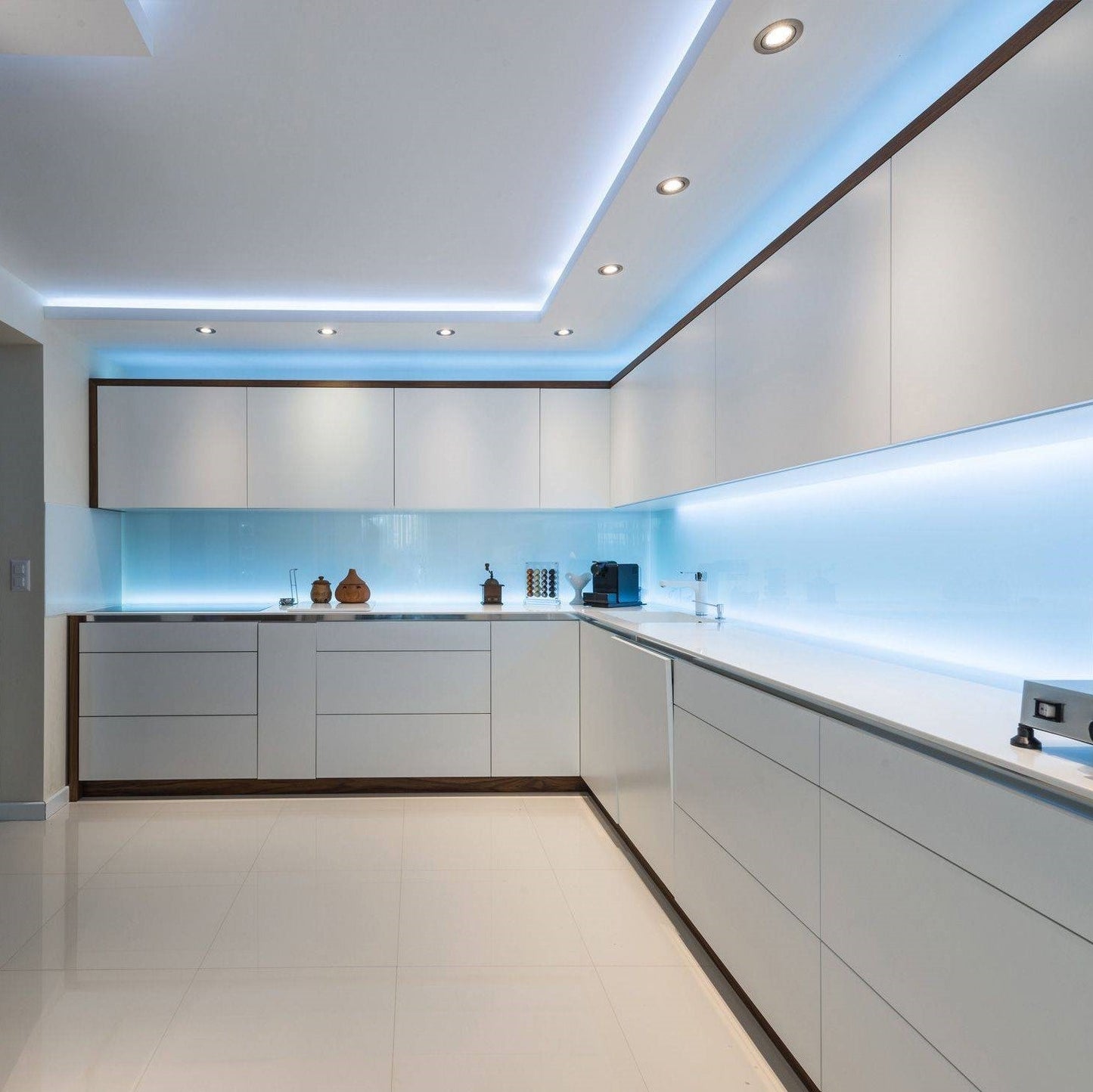 Floroux - Bande LED flexible avec capteur de mouvement pour un design d'éclairage créatif