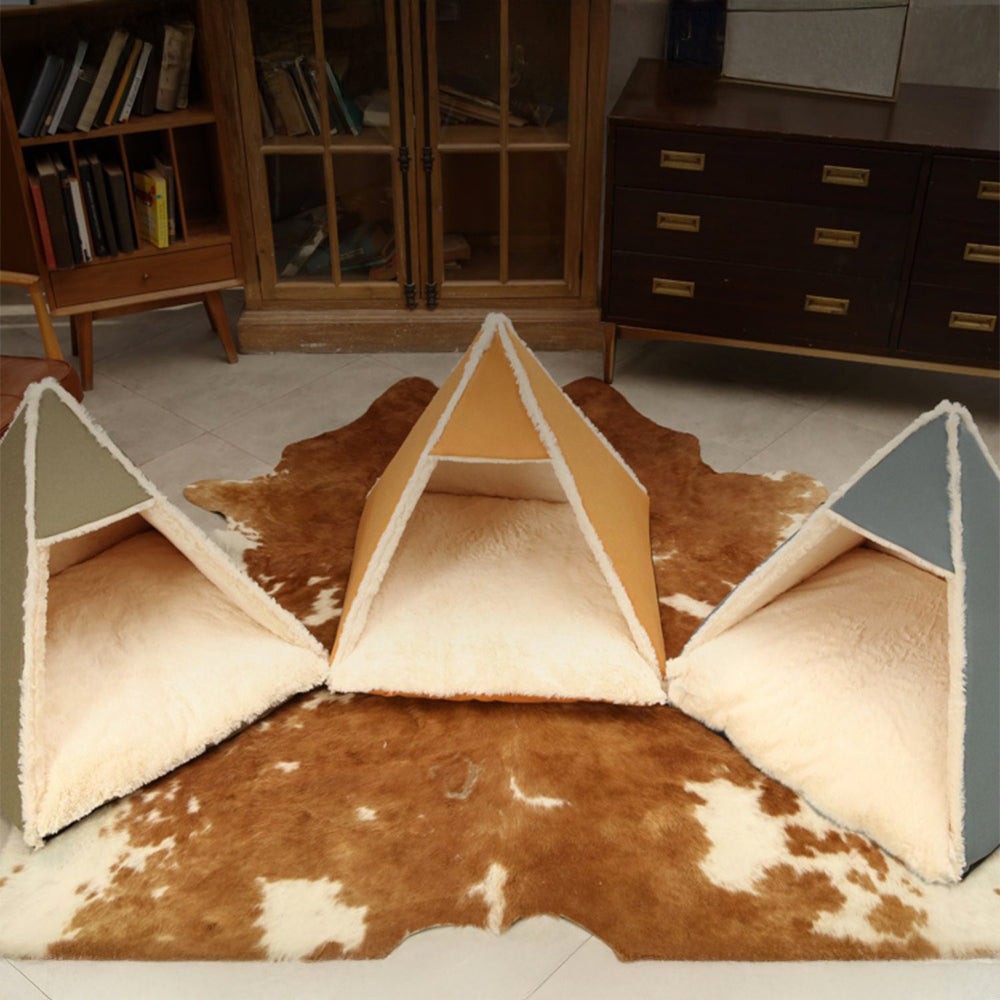 Lit de tente de camping triangulaire pour chiens et chats, grand espace, chaud et respectueux de la peau