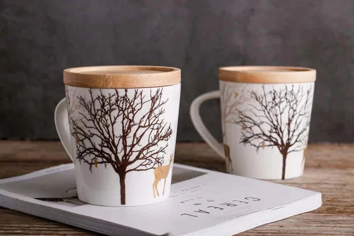 Tasses à café en céramique heureuses