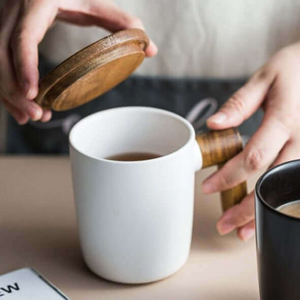 Tasse avec poignée en bois et couvercle (boîte cadeau)