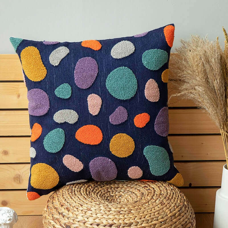 Dot coussin brodé