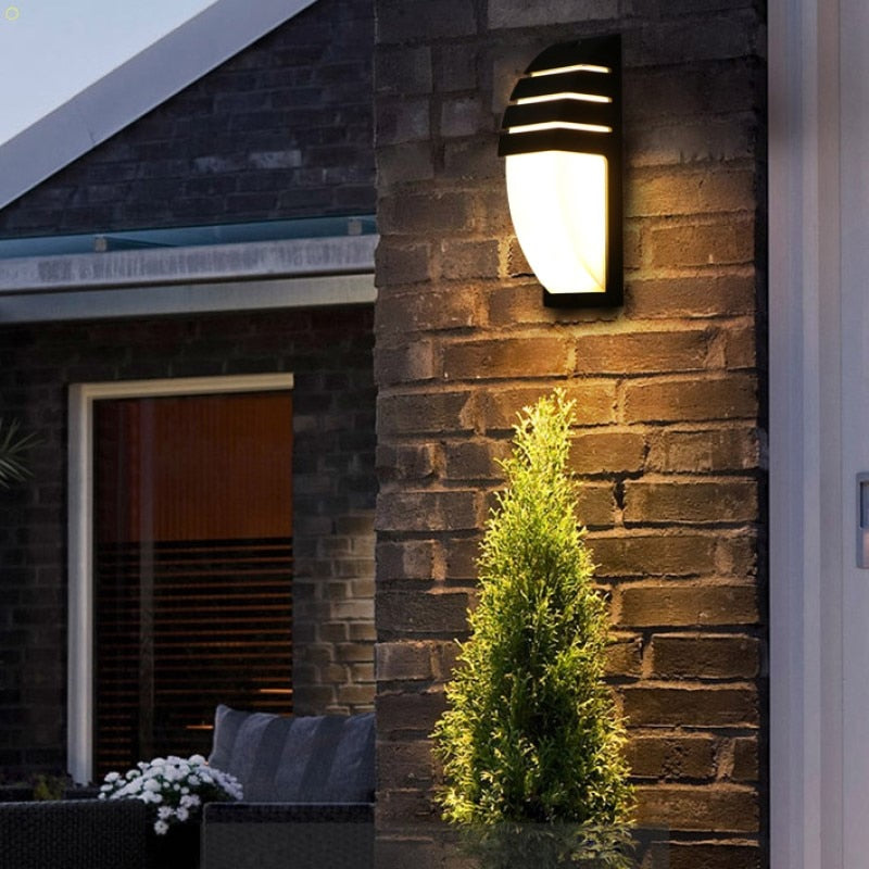 Floroux Applique murale LED étanche | Capteur de mouvement | Économique en énergie | Résistant aux intempéries | Parfait pour le jardin et l'entrée
