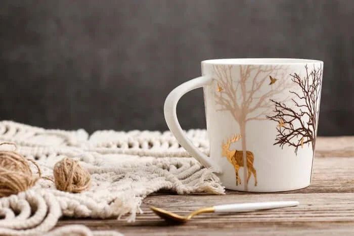 Tasses à café en céramique heureuses