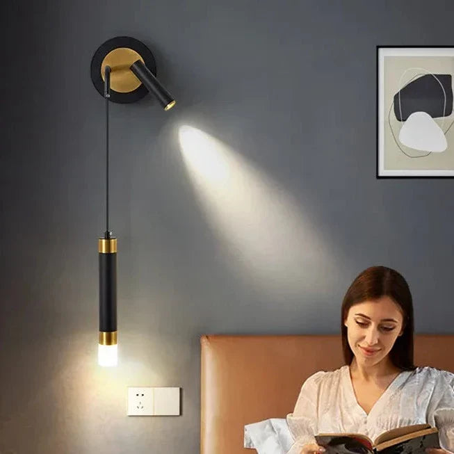 Applique murale suspendue audacieuse avec lumière de lecture