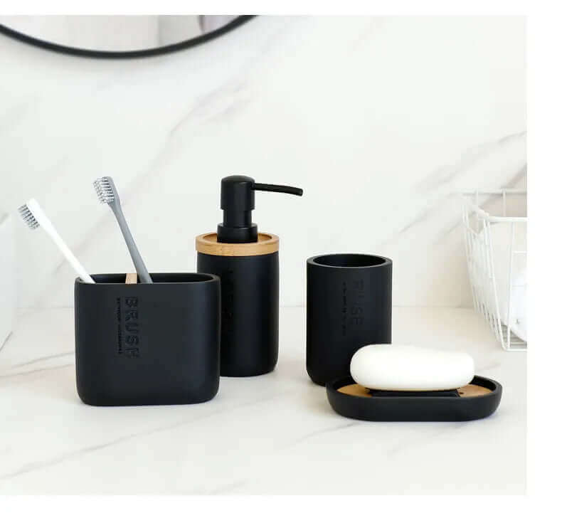 Ensemble d'accessoires de salle de bain design en noir ou blanc