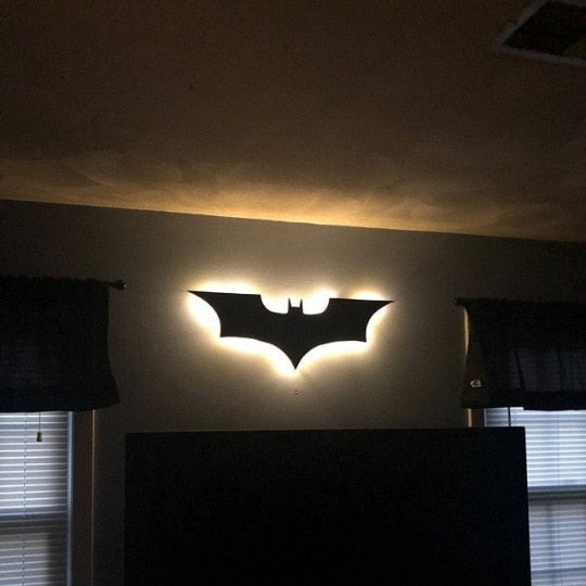 Batman Lampe Murale LED avec Télécommande Sans Fil et Changement de Couleur