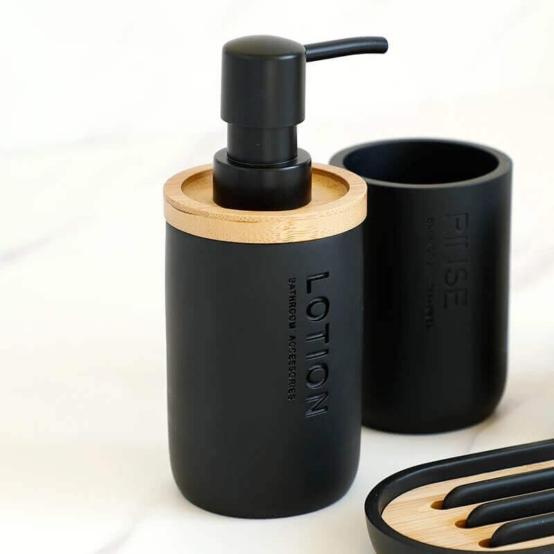 Ensemble d'accessoires de salle de bain design en noir ou blanc