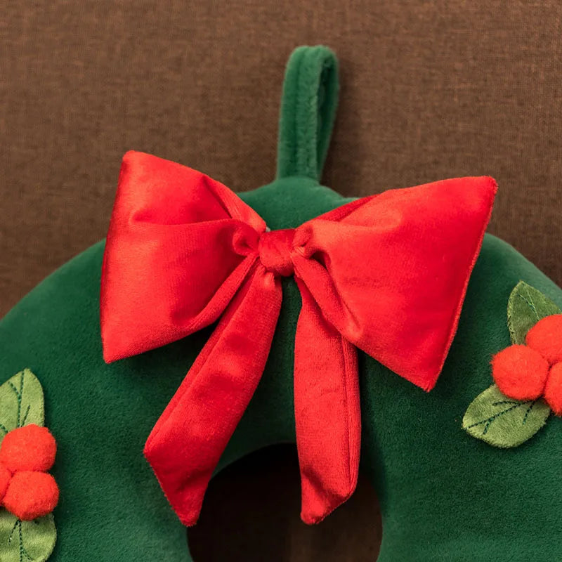 Floroux - Cute Gingerbread Bear and Cozy Blanket for a Festive Atmosphere