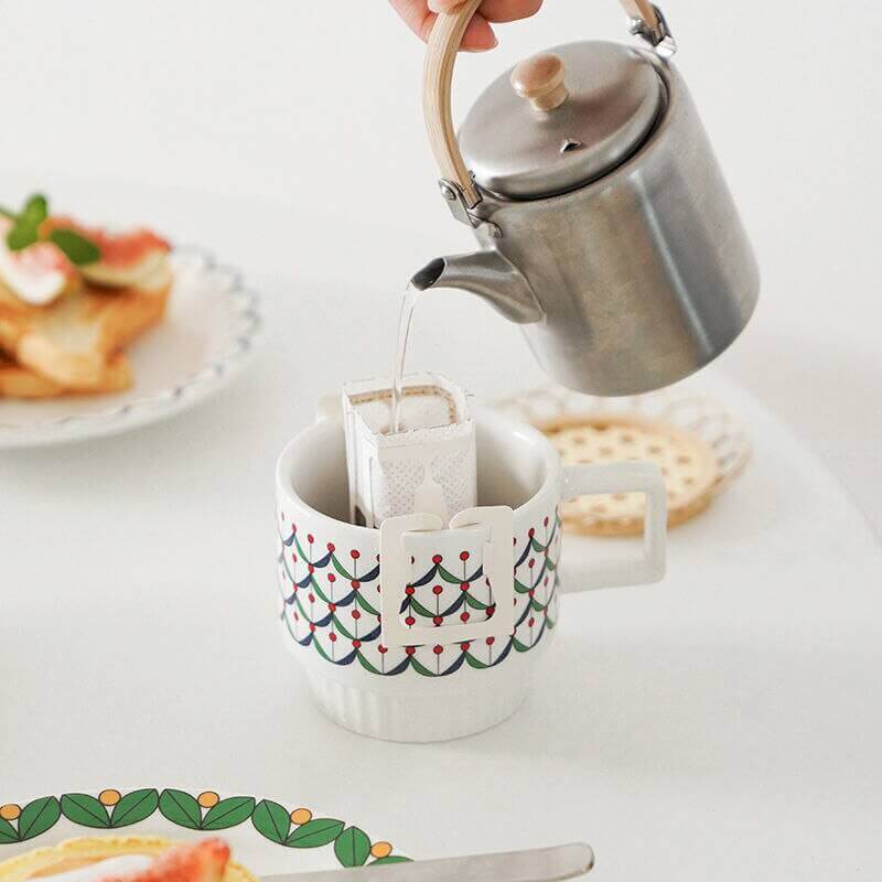 Tasses à café modernes mi-siècle françaises