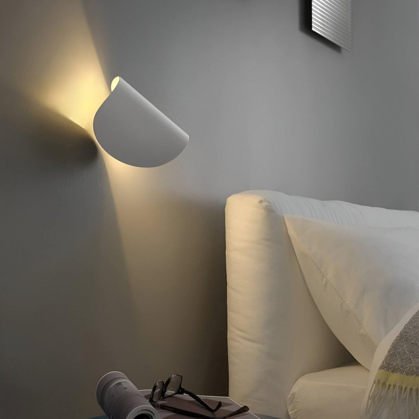 Floroux - Applique murale rotative pour un design lumineux flexible