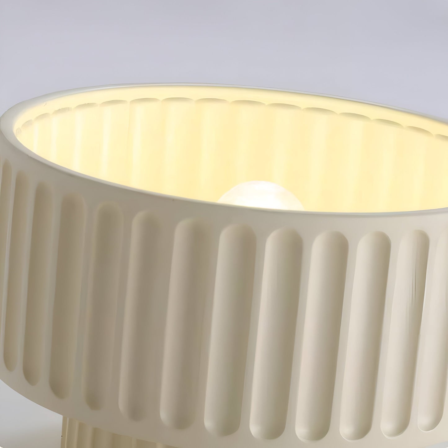 Applique Floroux en résine blanche – Élégance médiévale pour votre maison