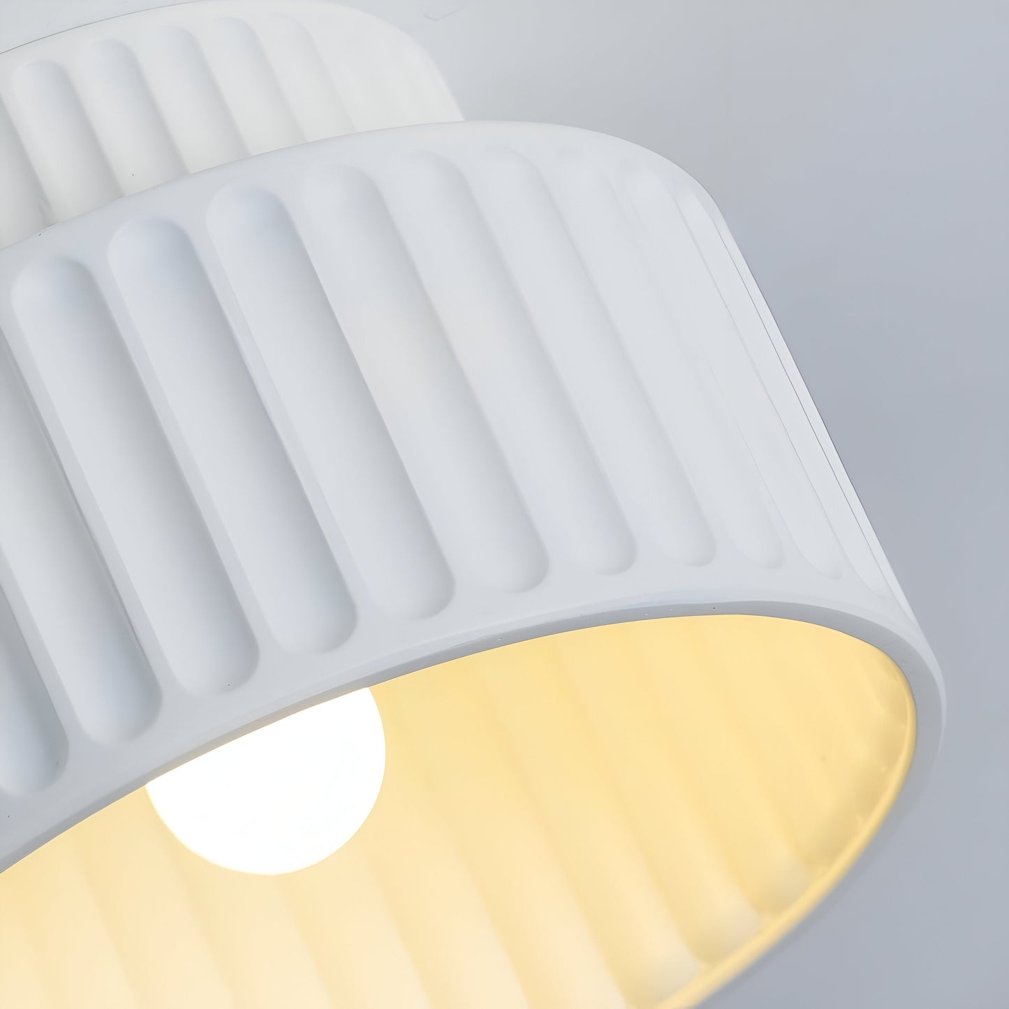 Applique Floroux en résine blanche – Élégance médiévale pour votre maison