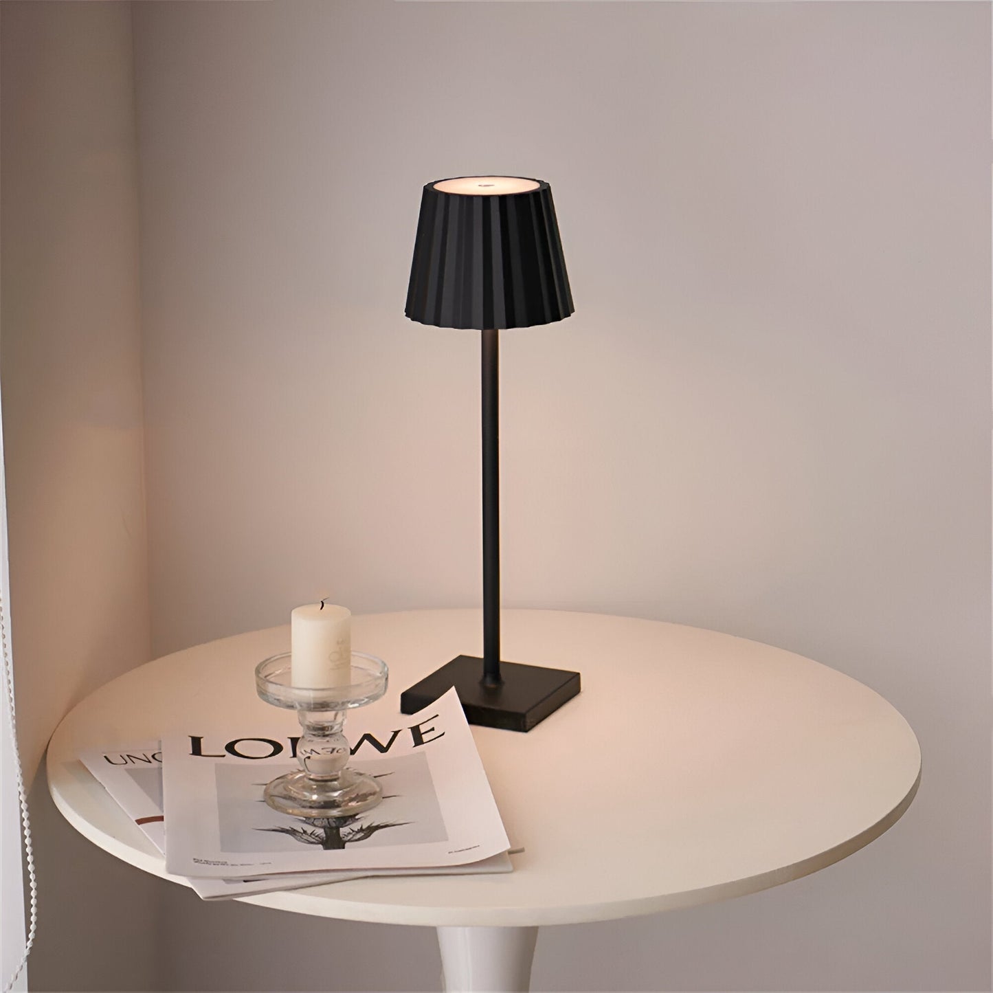 LumiVoyage – Lampe de Voyage LED Rechargeable avec Éclairage Multicolore