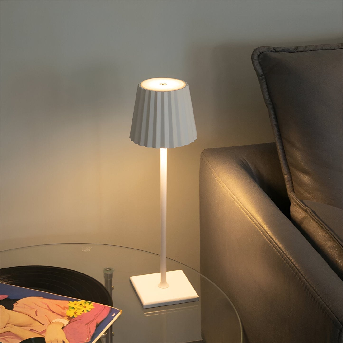 LumiVoyage – Lampe de Voyage LED Rechargeable avec Éclairage Multicolore