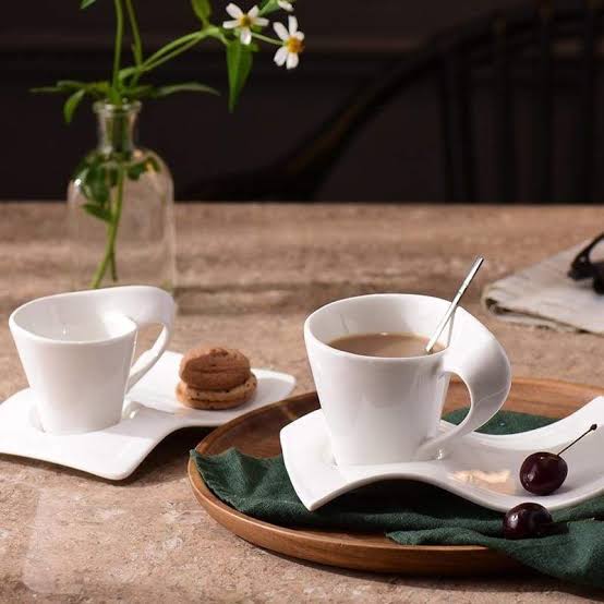 Tasses à swag en porcelaine + soucoupe