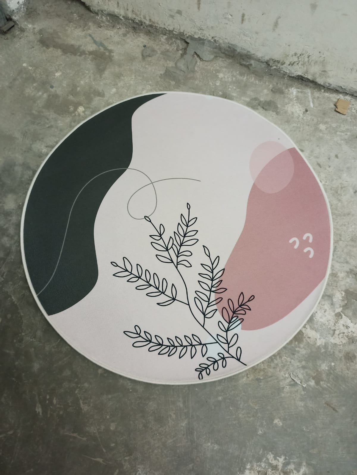 Tapis ronds minimalistes modernes
