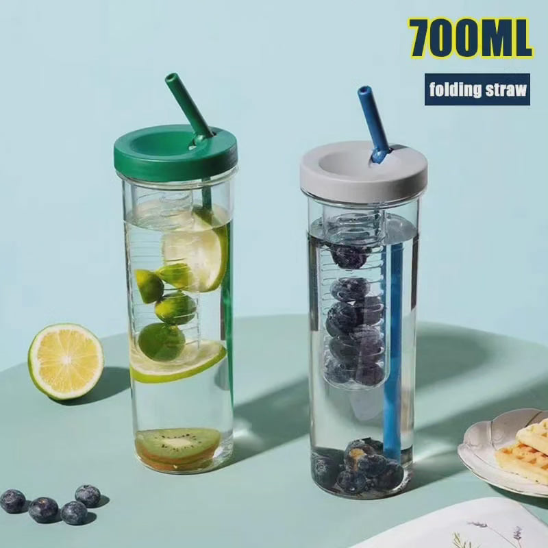 Bouteille d'eau 700 ml avec paille pliable