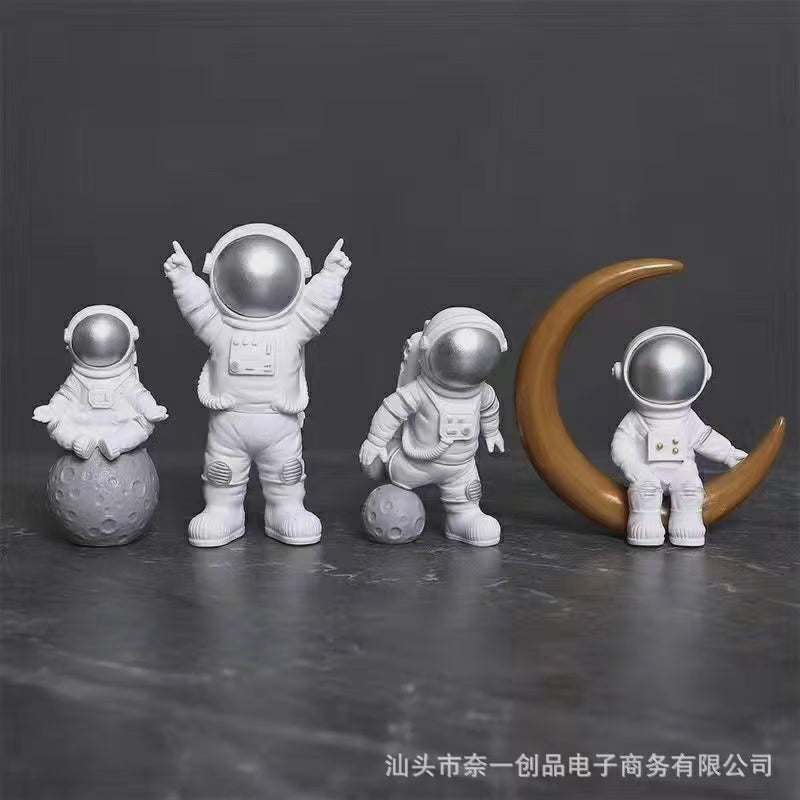 Statue de figurine d'astronaute 4 pièces / homme de l'espace