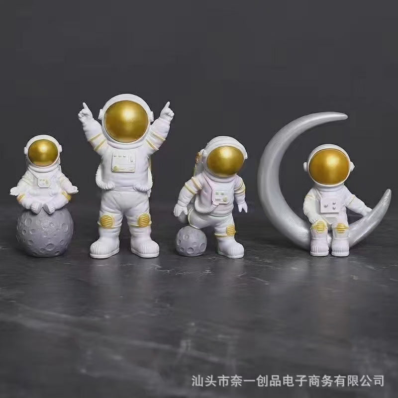 Statue de figurine d'astronaute 4 pièces / homme de l'espace