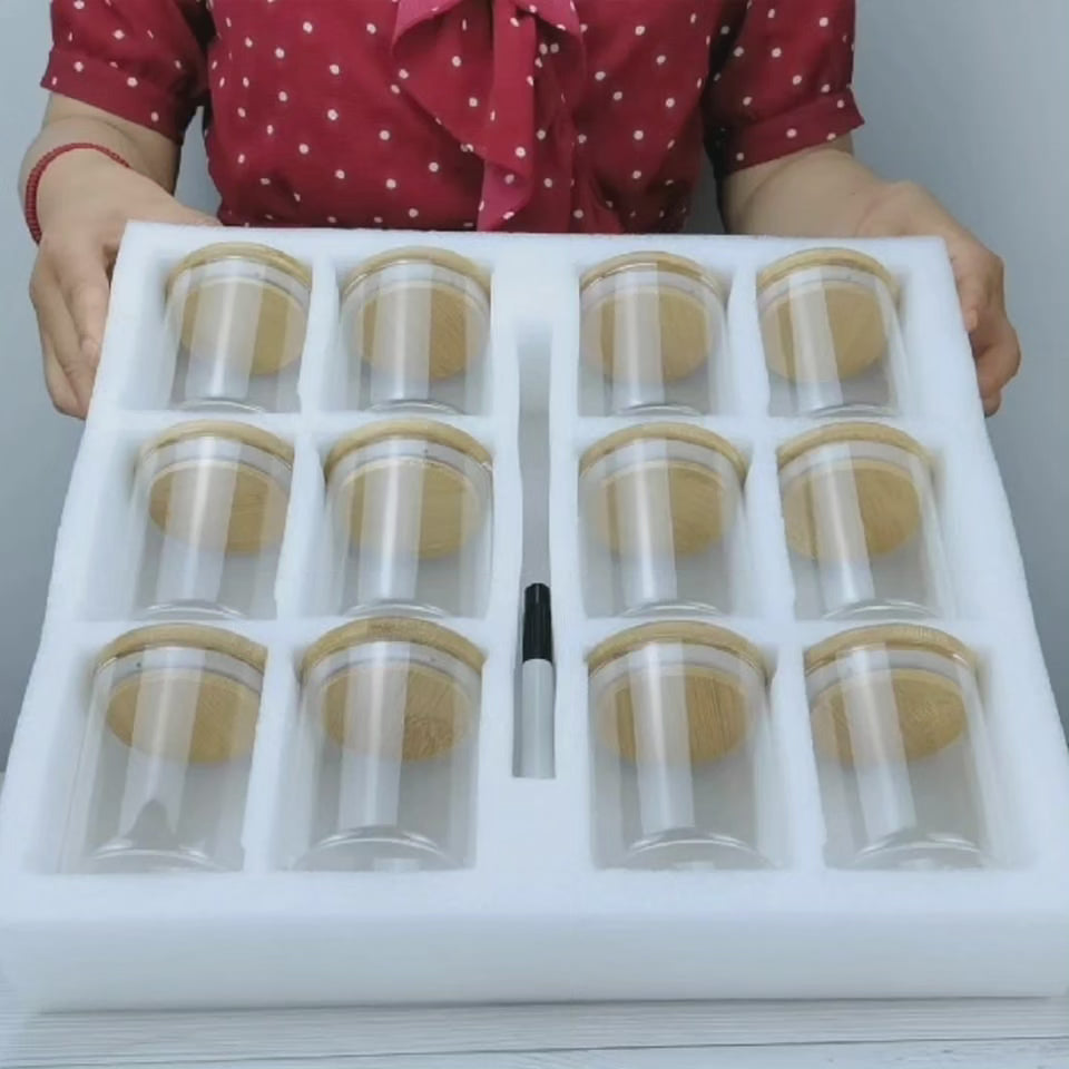 12 bocaux en verre et stylo et étiquettes