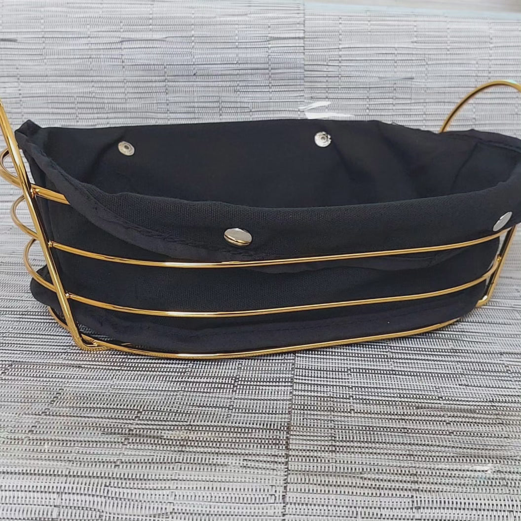 Panier de rangement en tissu noir avec cadre en or