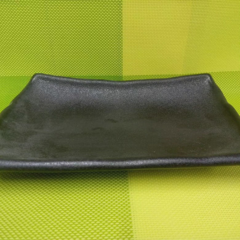Assiette Rectangle Noire en Pierre
